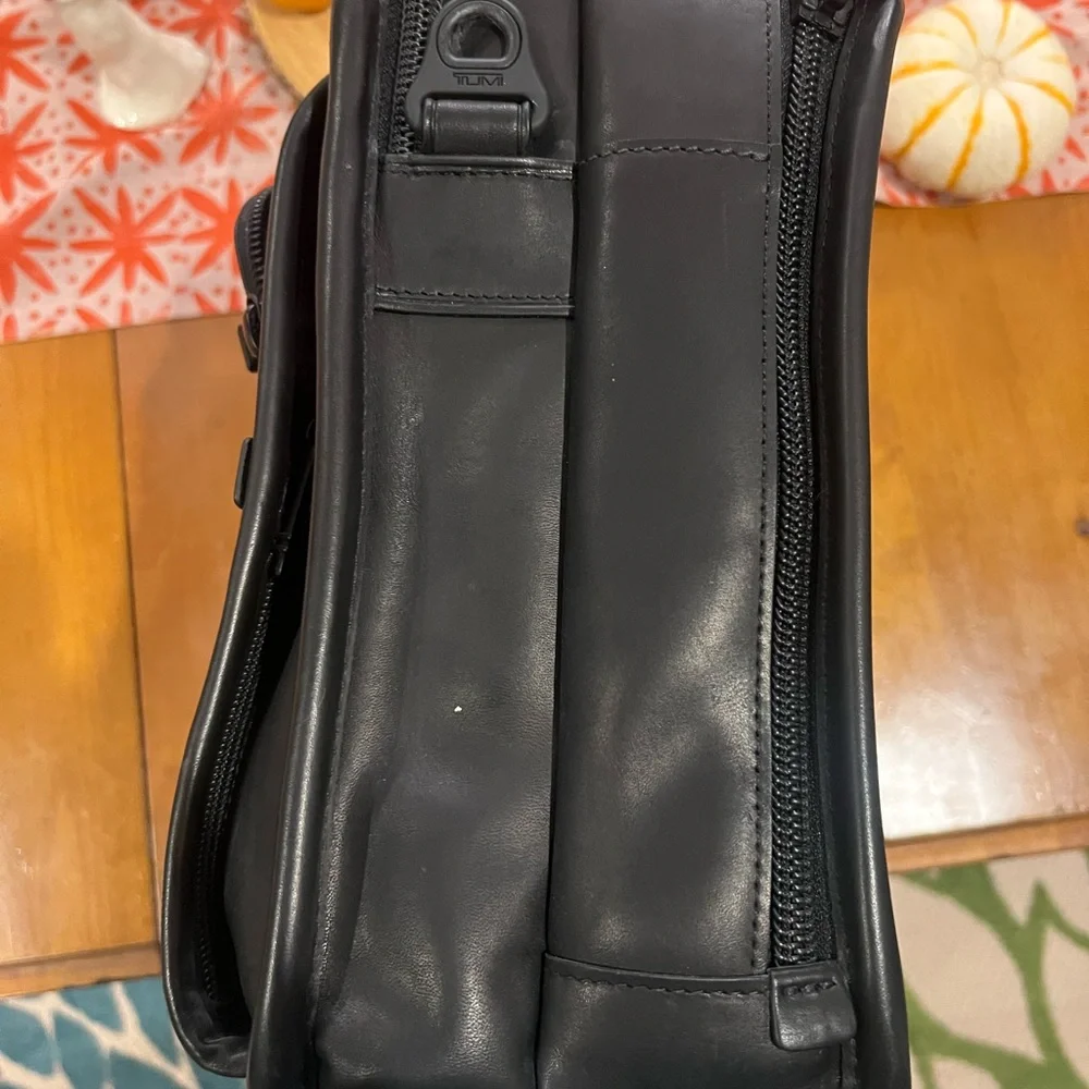Tumi Black Leather Men's Business Briefcase